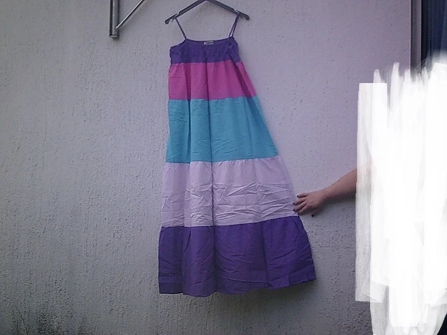 Vestido longo evasivo com faixas multicoloridas Tamanho G – photo 3